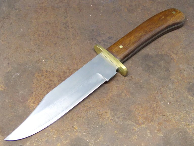 Lame en suminagashi 67 couches coeur en VG10 - Manche en micarta ancie, garde en laiton.